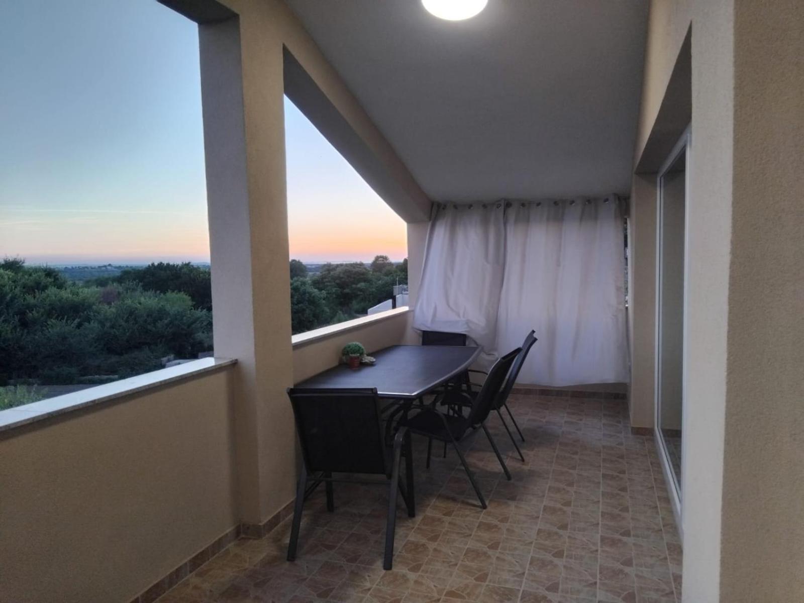 Apartman Zdravka Policnik Екстер'єр фото